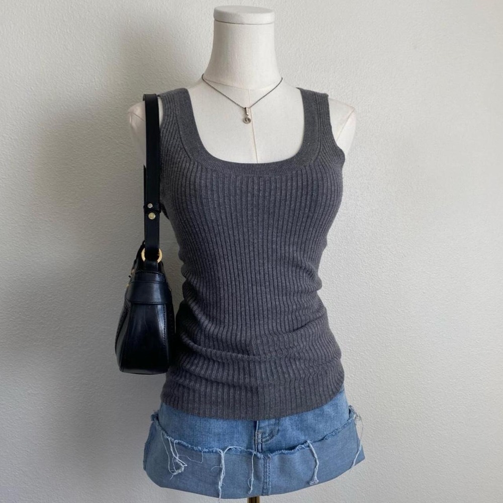 Y2K New York & Company Gray Ribbed Scoop Neck Tank Top Stretchy Full Back